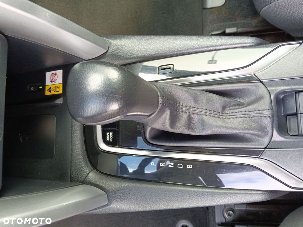 Toyota Corolla Cross - 19