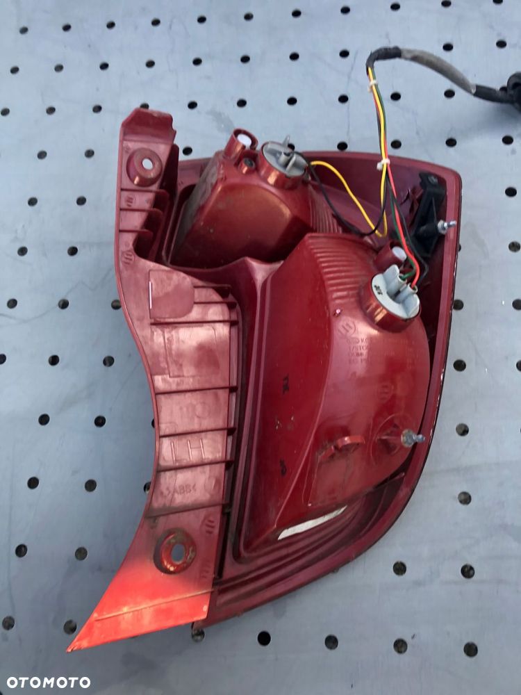 Kia Picanto 2017- lampa tylna lewa - 2