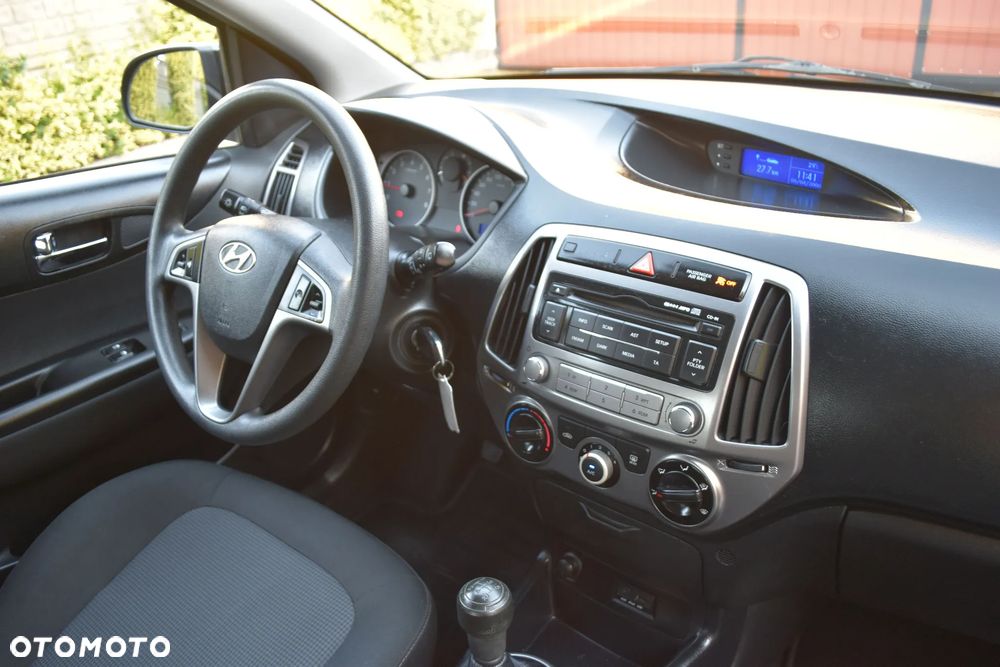 Hyundai i20 - 24