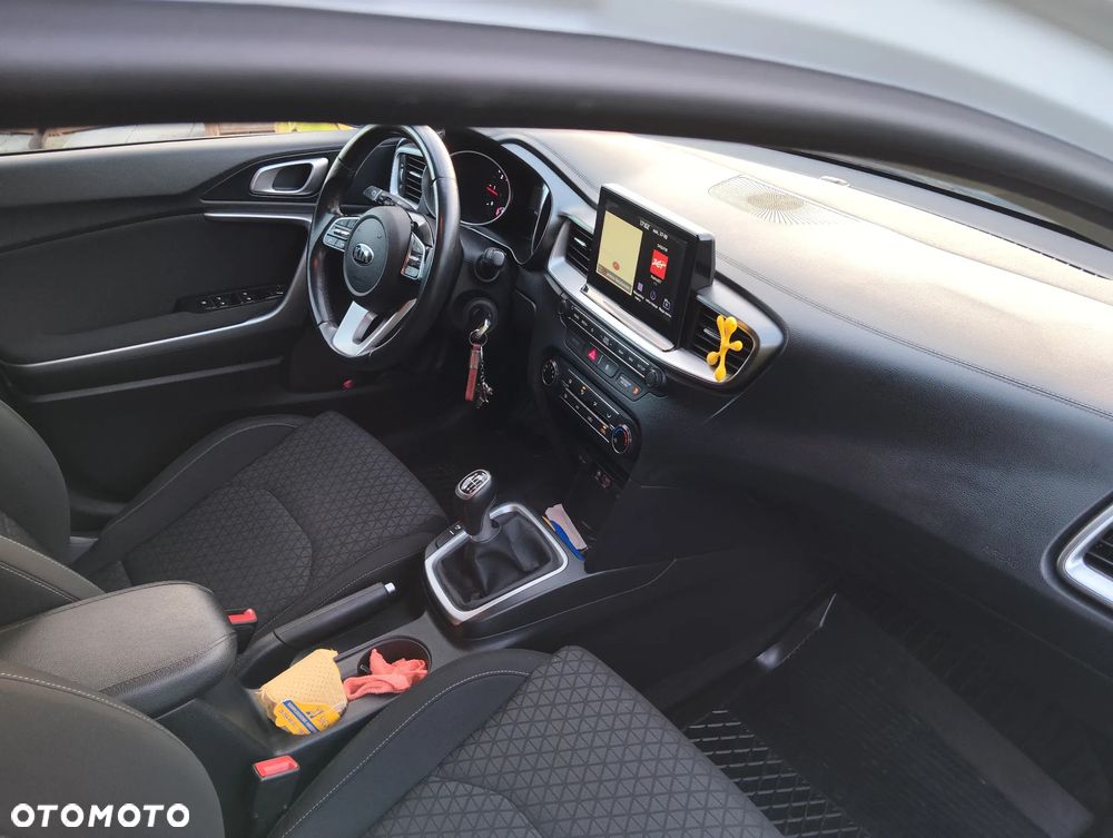 Kia Ceed - 30