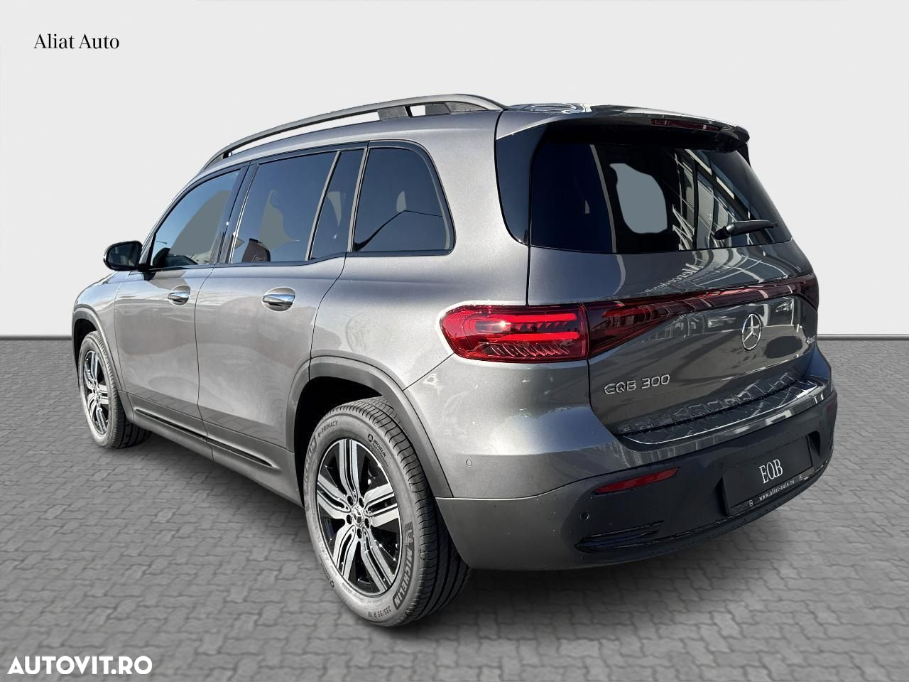 Mercedes-Benz EQB 300 4MATIC - 3