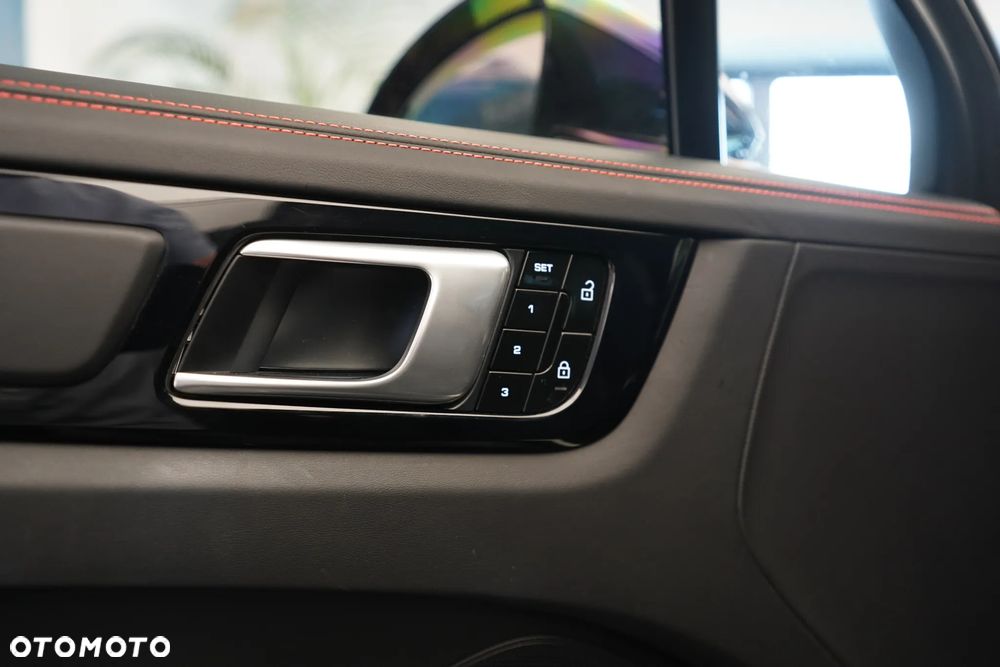 Porsche Cayenne Coupe Turbo - 19