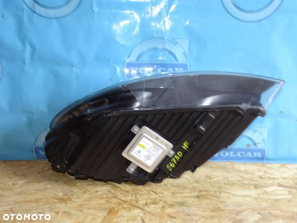 LAMPA XENON PRAWA VOLVO V40 EUROPA 2012- - 6