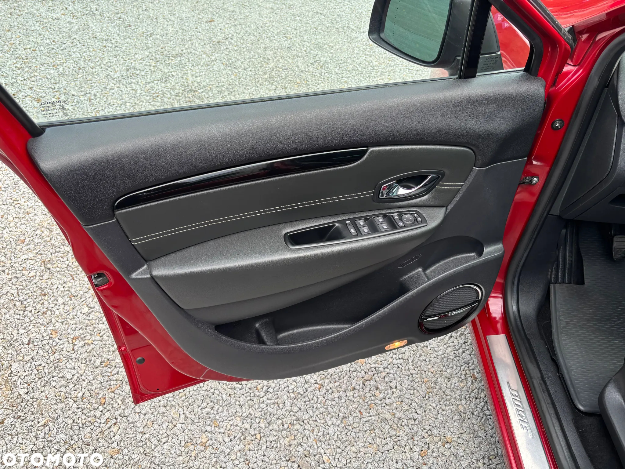Renault Scenic 1.6 dCi Energy Bose Edition S&S - 27