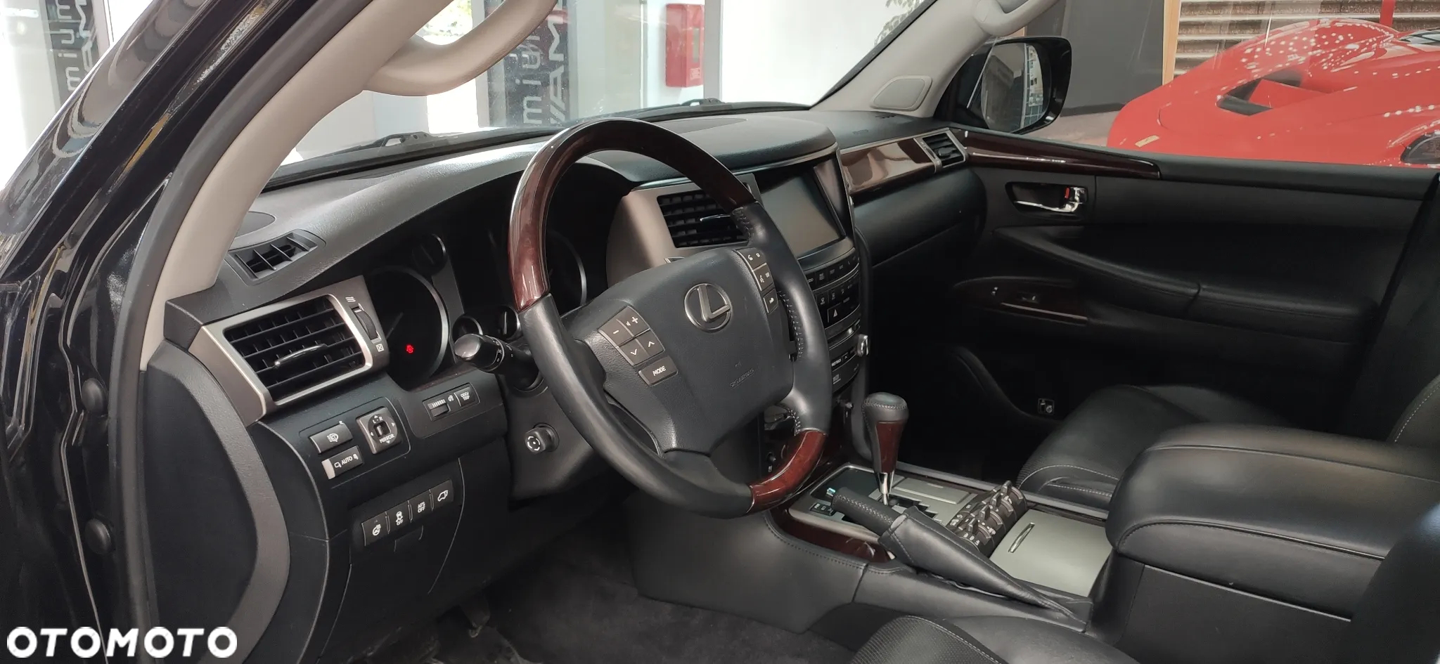 Lexus LX 570 Omotenashi - 14