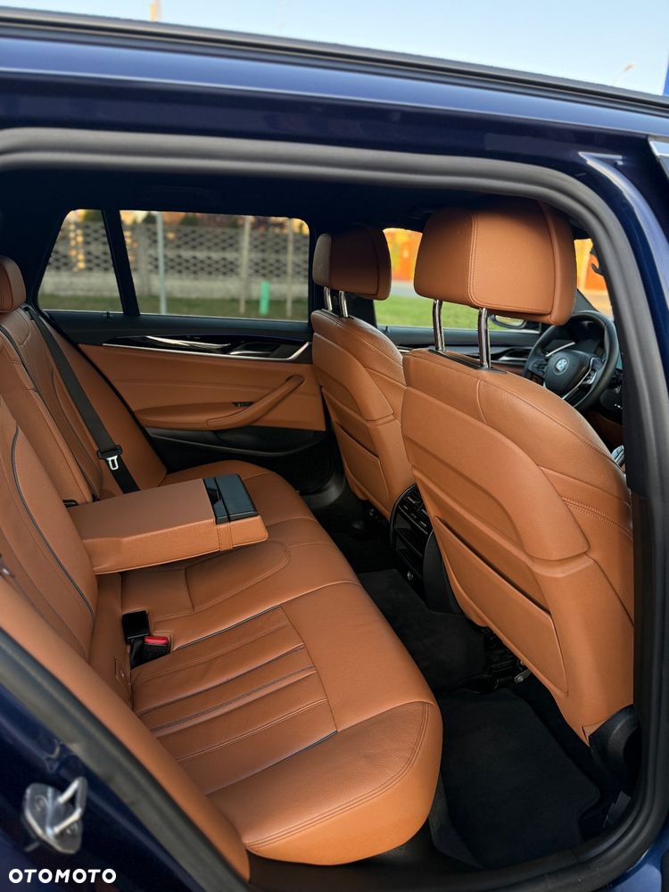 BMW Seria 5 520d M Sport sport - 36