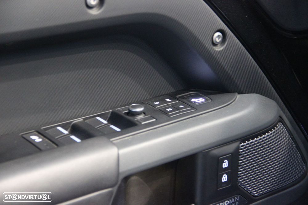 Land Rover Defender 3.0 I6 110 AWD X-Dynamic HSE - 12