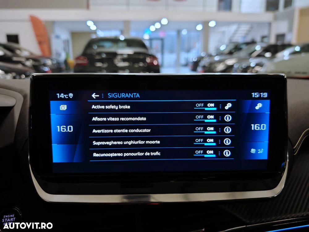 Peugeot 2008 PureTech 130 EAT8 GT - 24