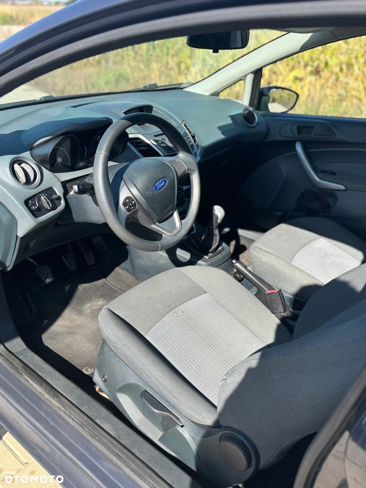 Ford Fiesta - 9