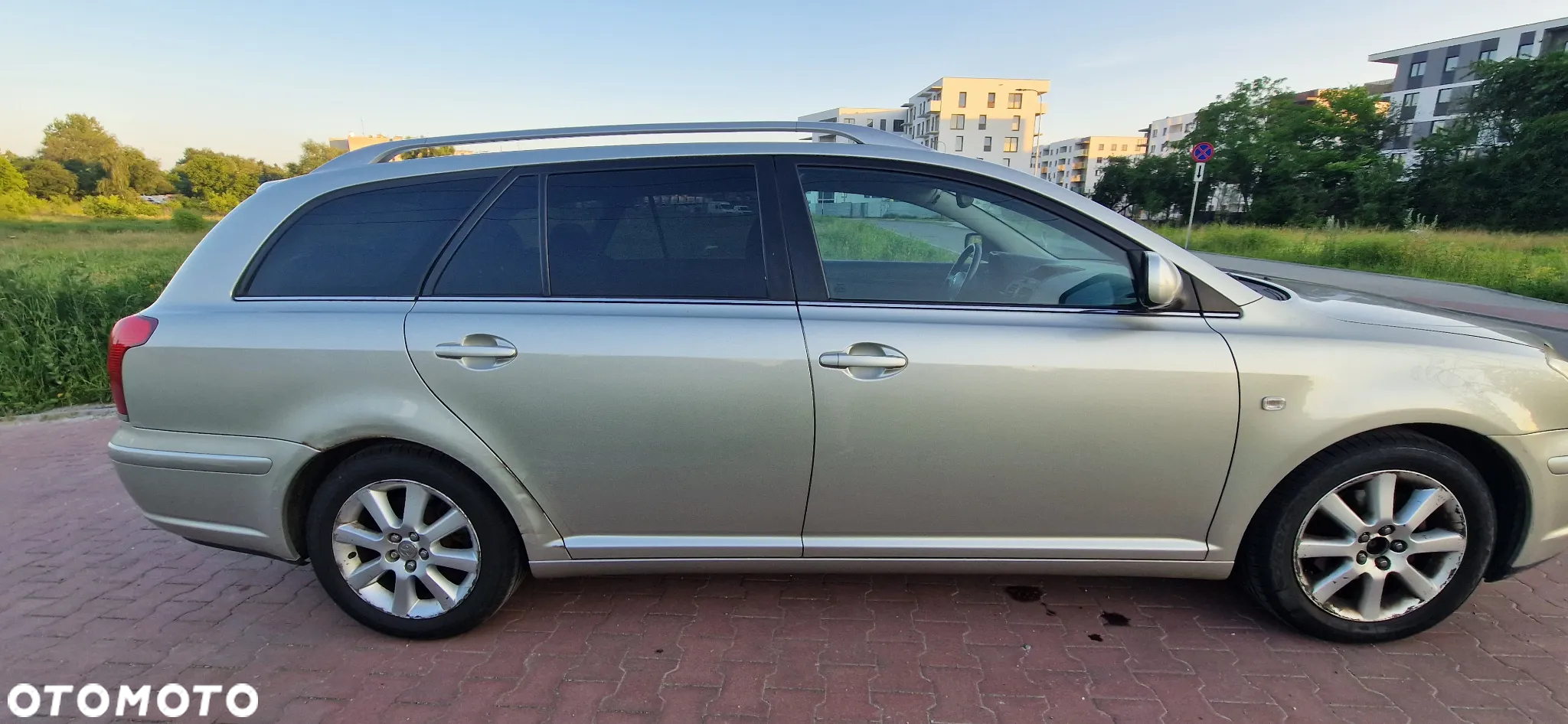 Toyota Avensis - 4