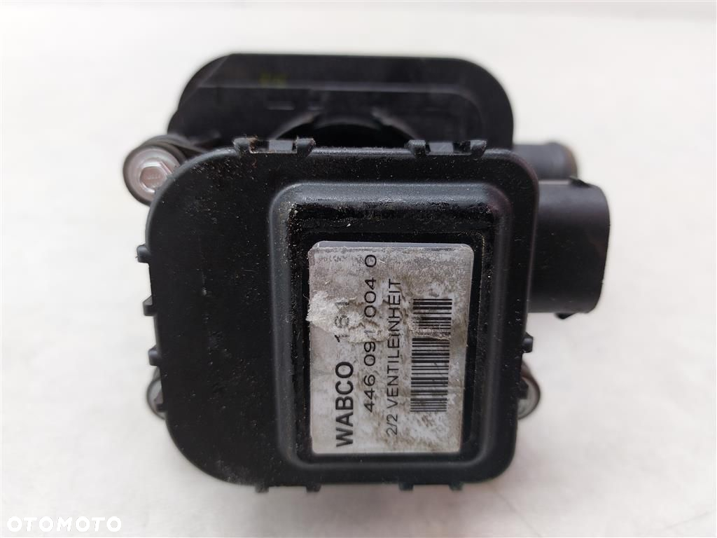 Zawór elektrozawór nagrzewnicy Solaris Urbino WABCO 4460910040 5 PINÓW - 3