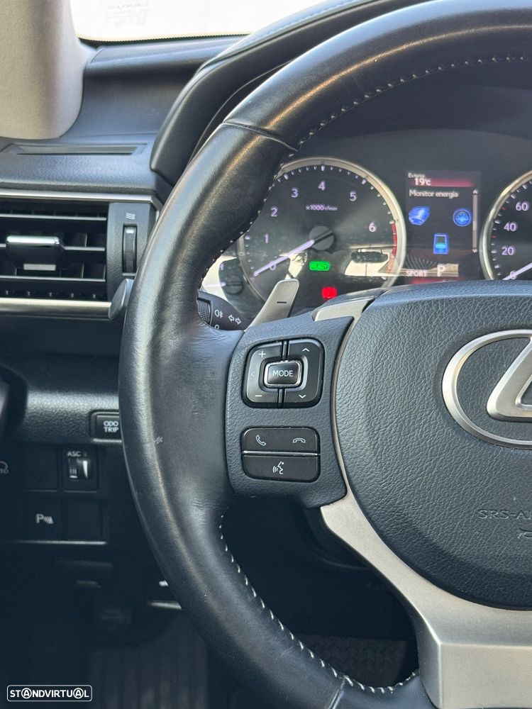 Lexus IS 300H Executive+ - 18