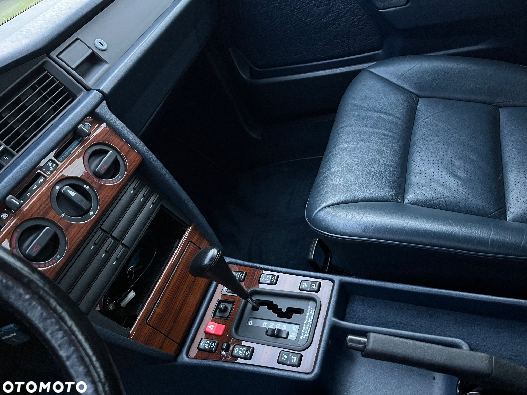 Mercedes-Benz W201 (190) - 12