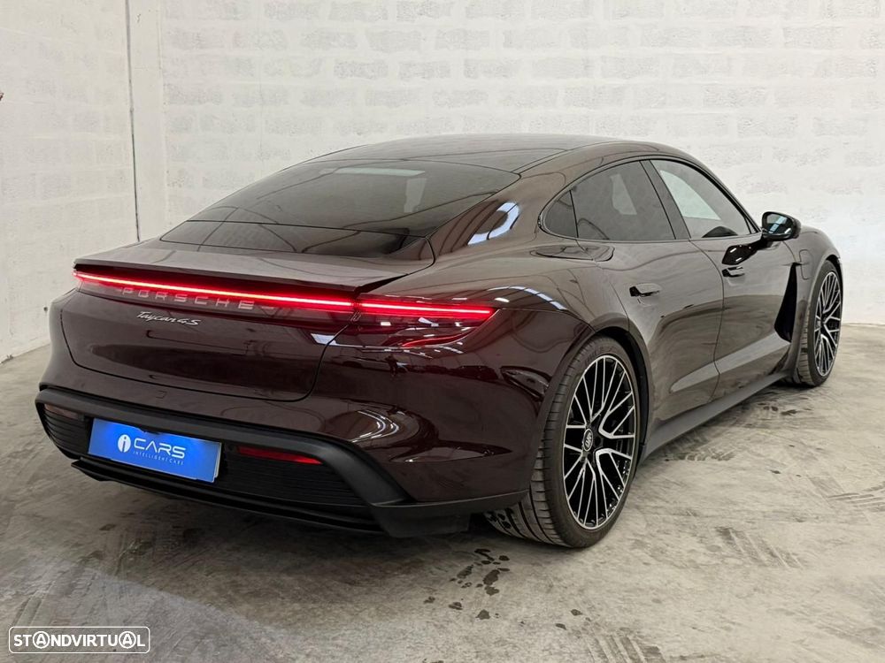 Porsche Taycan 4S - 11