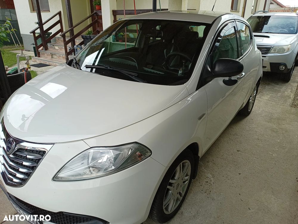 Lancia Ypsilon - 2