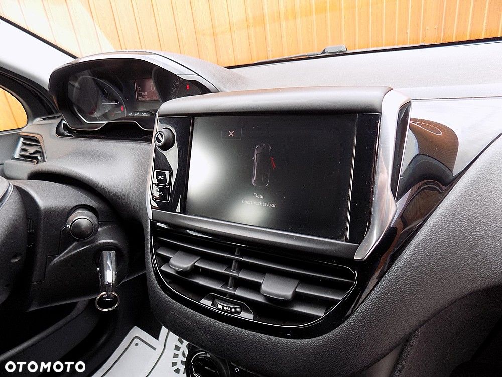 Peugeot 208 PureTech 82 Start & Stop Allure - 16