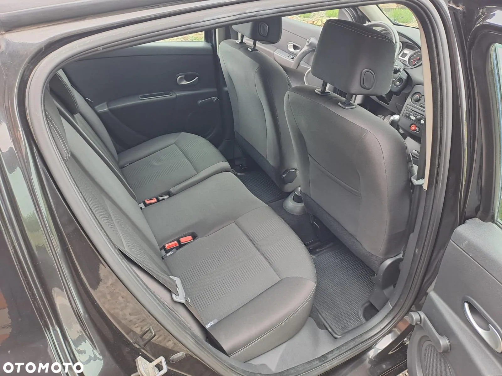 Renault Clio 1.2 16V Emotion - 2