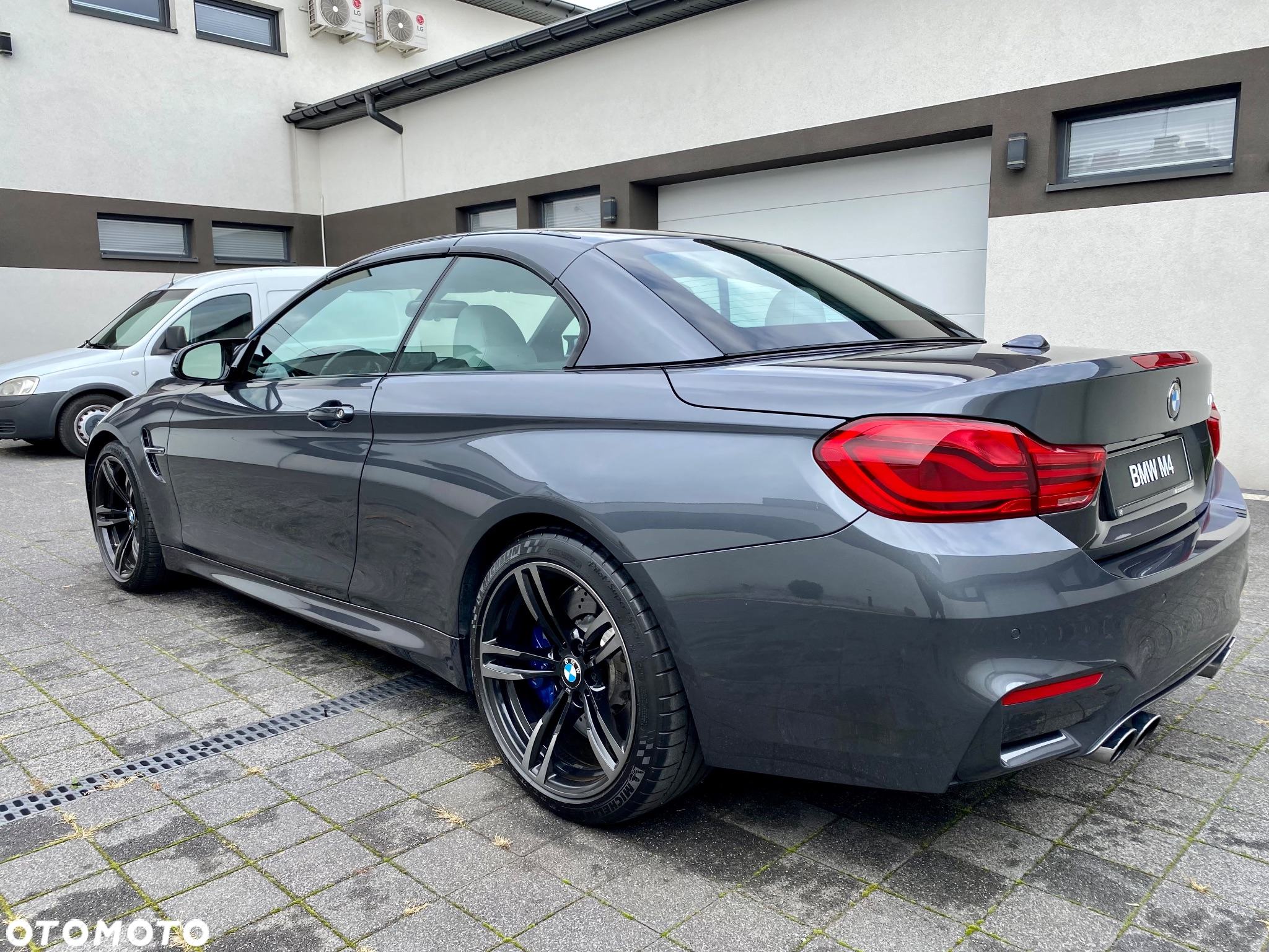 BMW M4 Cabrio DKG - 22