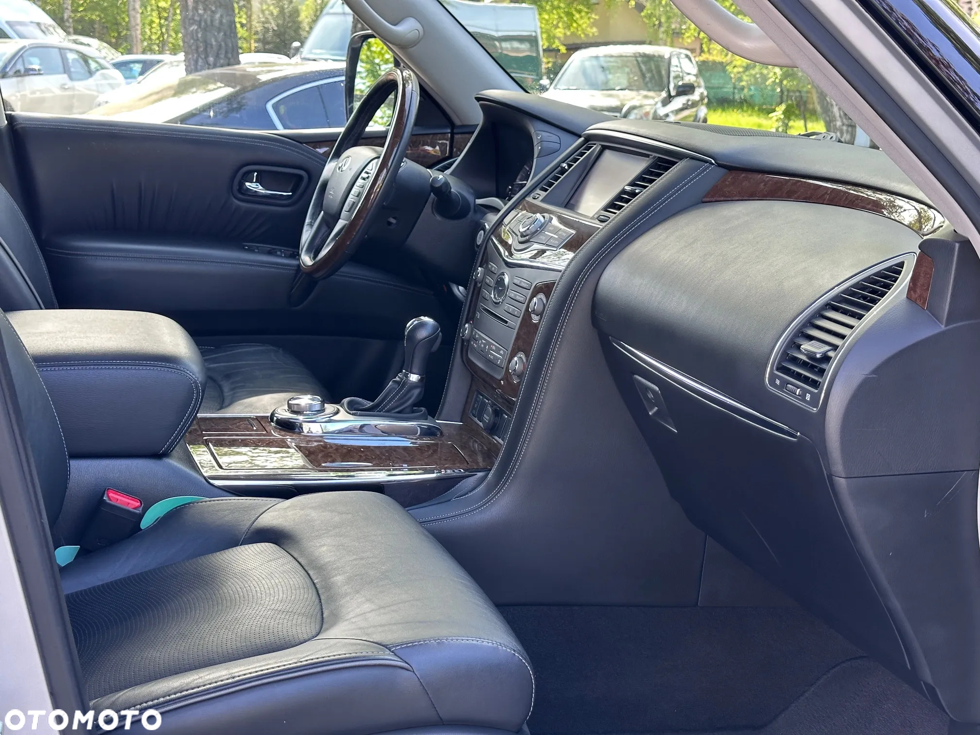 Infiniti QX80 - 36