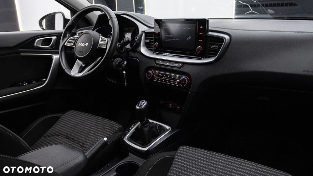 Kia Ceed 1.5 T-GDI M - 14