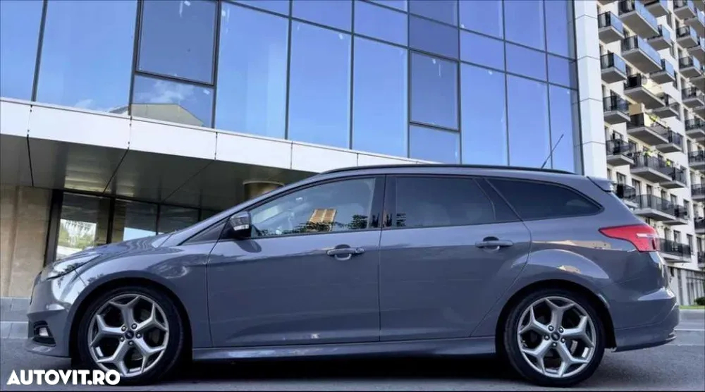 Ford Focus ST - 3