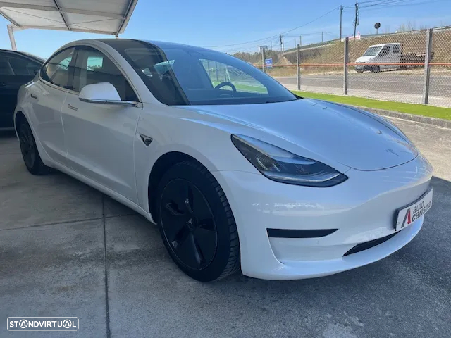 Tesla Model 3 - 3