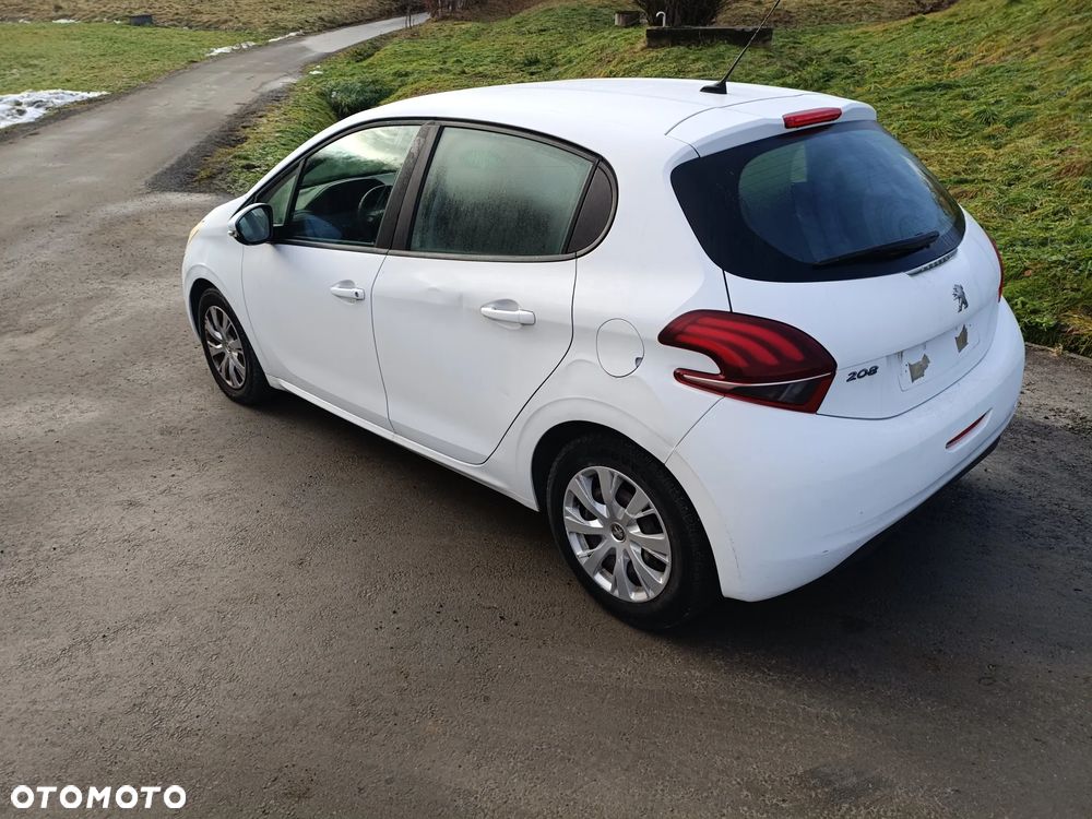 Peugeot 208 - 5