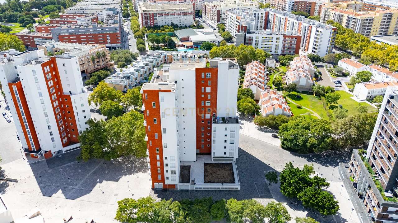 T4 Duplex com Rooftop e Vista Panorâmica sobre o Tejo – Parque das Naç - Grande imagem: 3/33