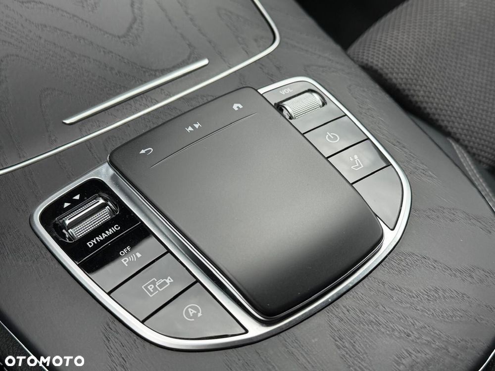 Mercedes-Benz Klasa E 220 d 4-Matic AMG/Avantgarde - 24