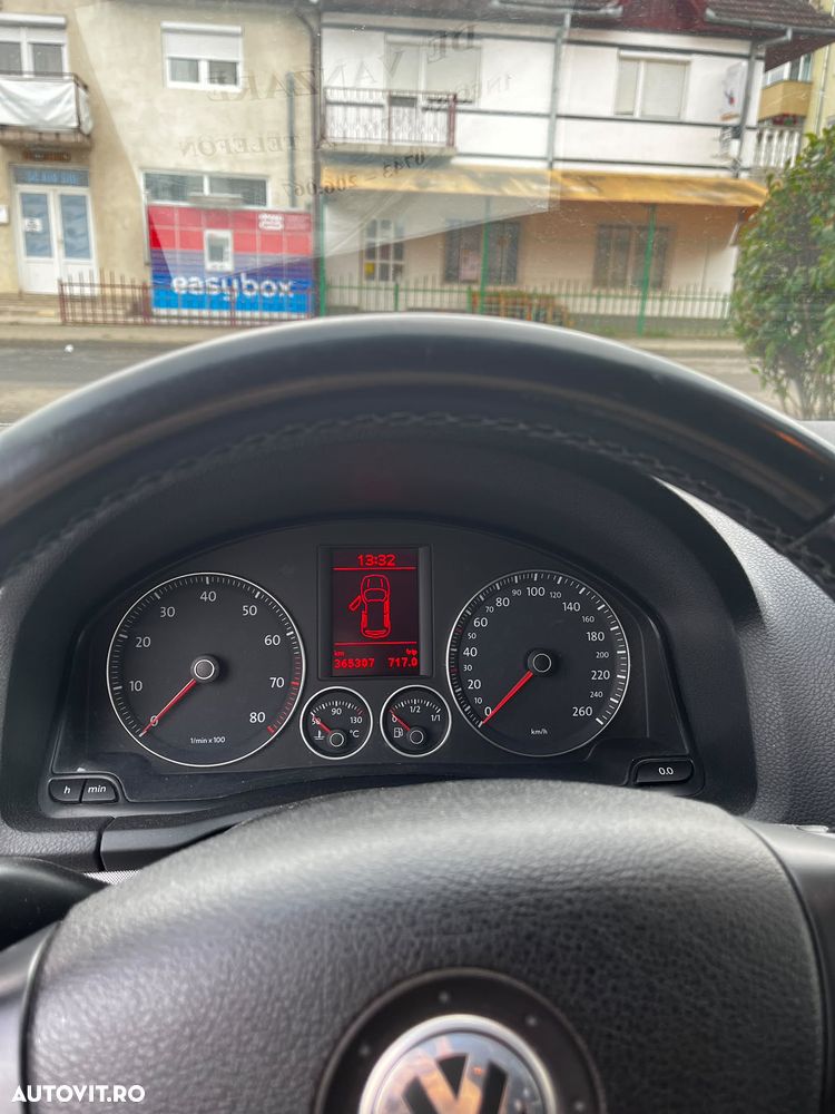 Volkswagen Golf - 6