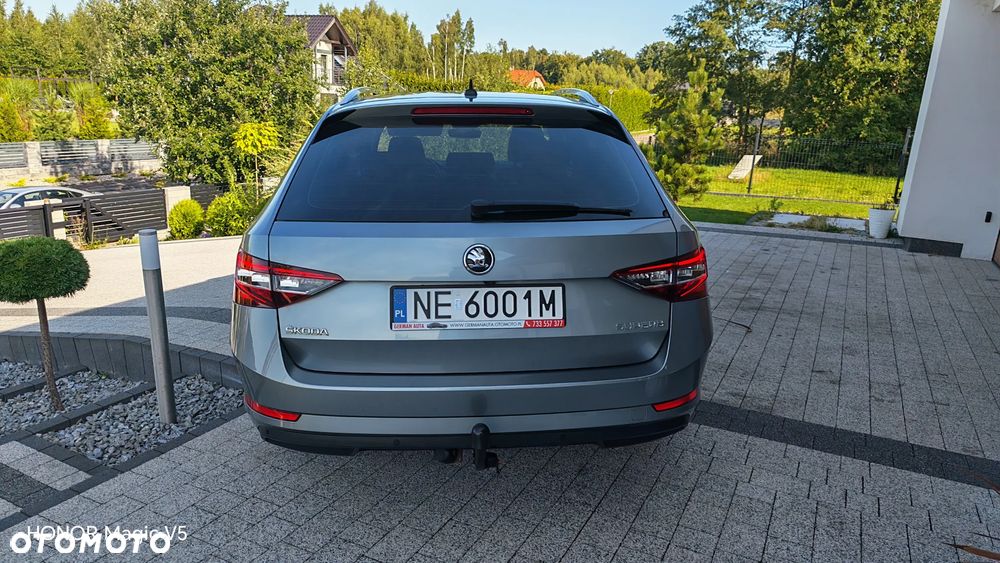 Skoda Superb 2.0 TDI DSG Premium Edition - 9
