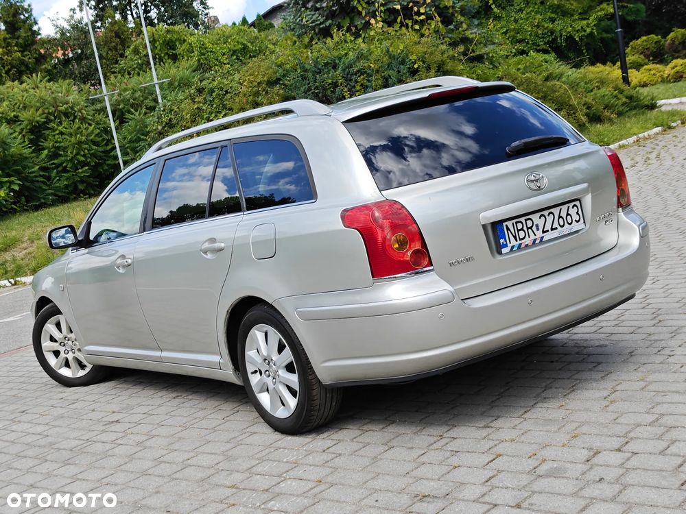 Toyota Avensis 2.0 VVT-i Executive - 3