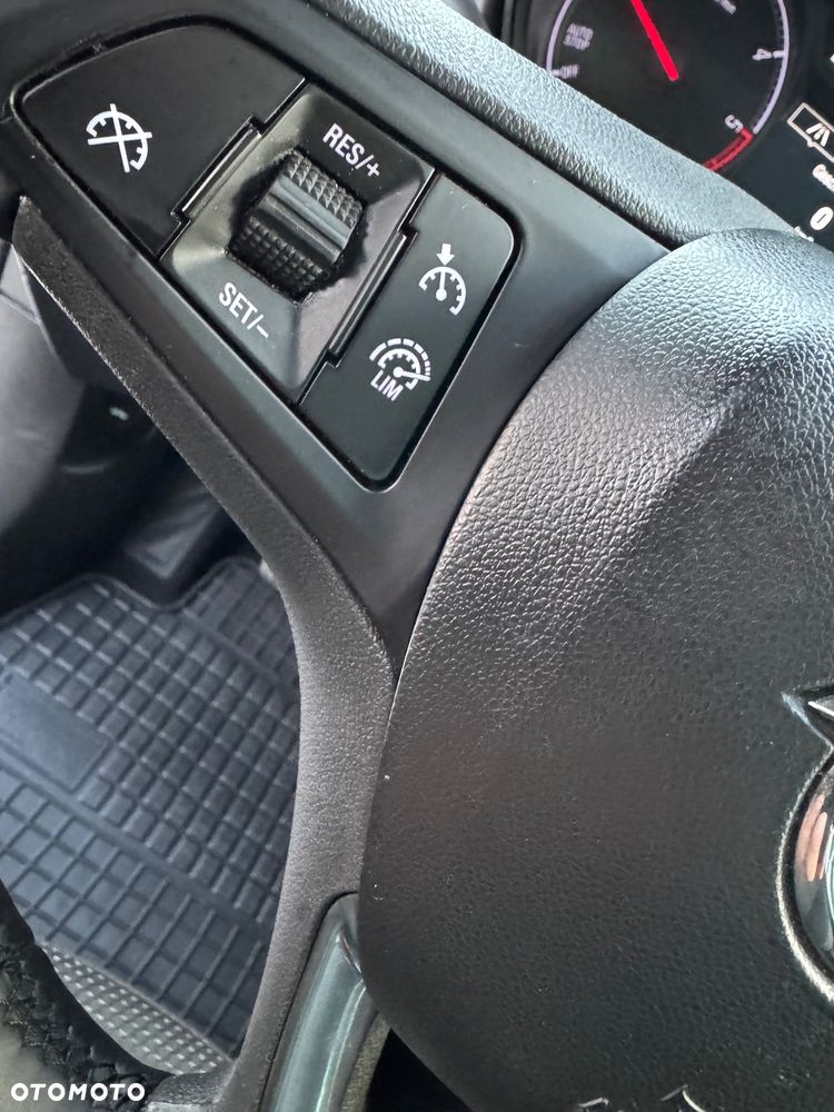 Opel Zafira 2.0 D (CDTI ecoFLEX) Start/Stop Active - 24