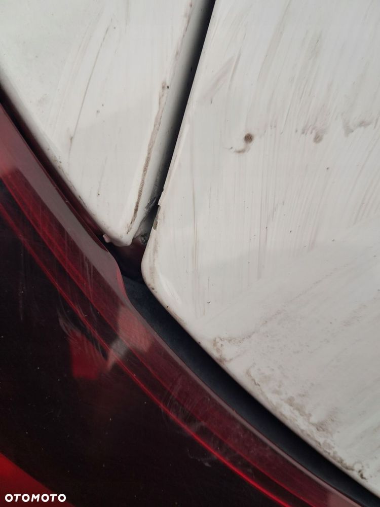 Opel Astra K V kombi Klapa bagażnika Y40R - 2