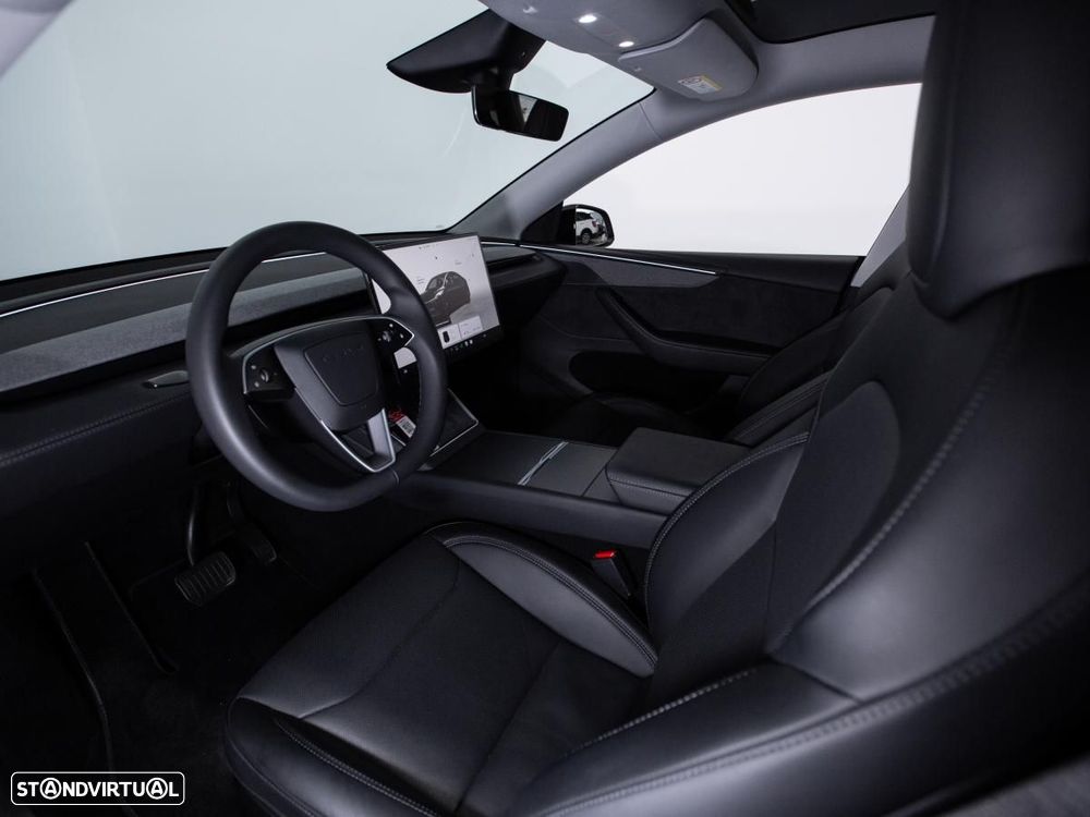 Tesla Model Y Long Range Dual Motor AWD - 9