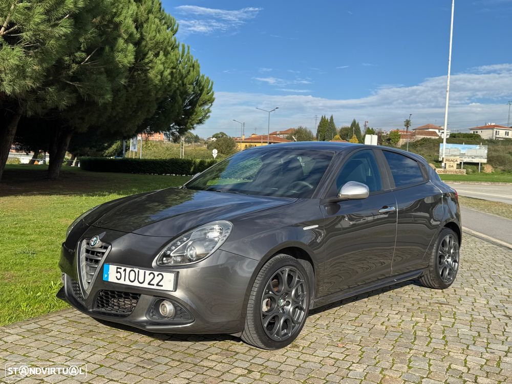 Alfa Romeo Giulietta 1.6 JTDm Veloce - 1