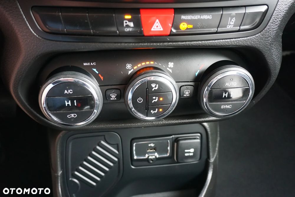 Jeep Renegade 1.4 MultiAir Limited - 21
