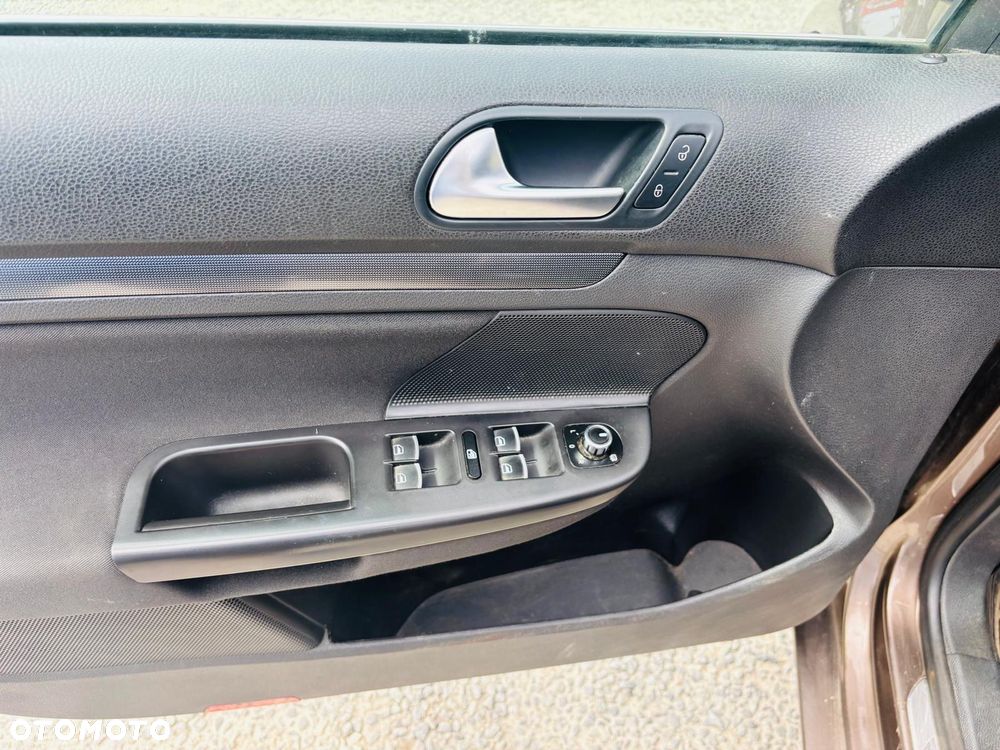 Volkswagen Golf 1.6 TDI DPF MATCH - 20