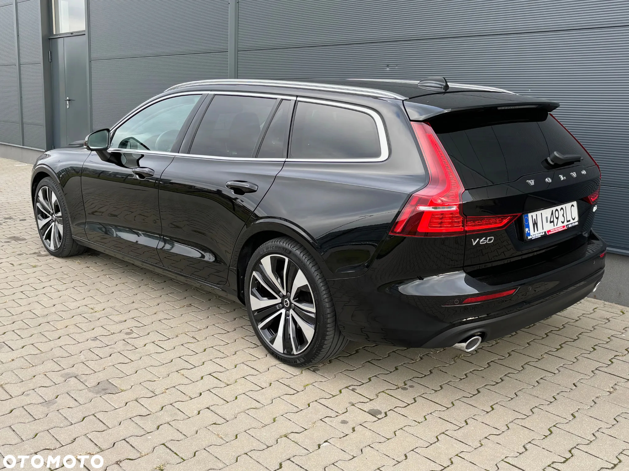Volvo V60 B3 B Momentum Pro - 4