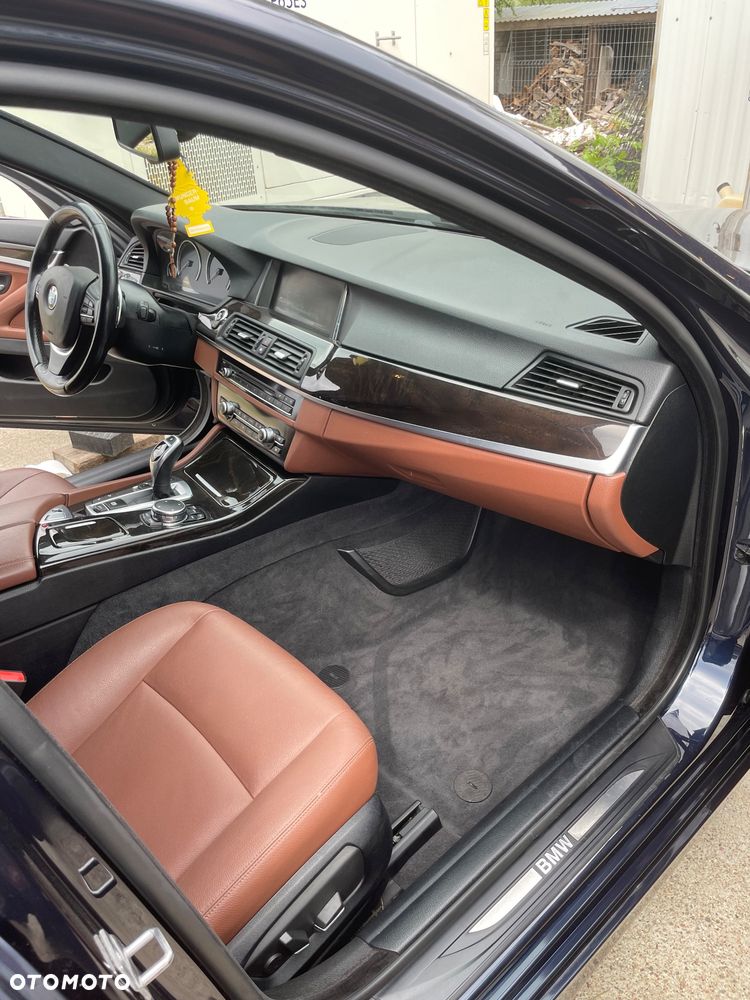 BMW Seria 5 535i xDrive - 12