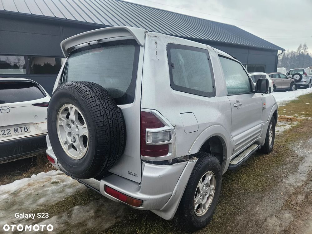 Mitsubishi Pajero - 2