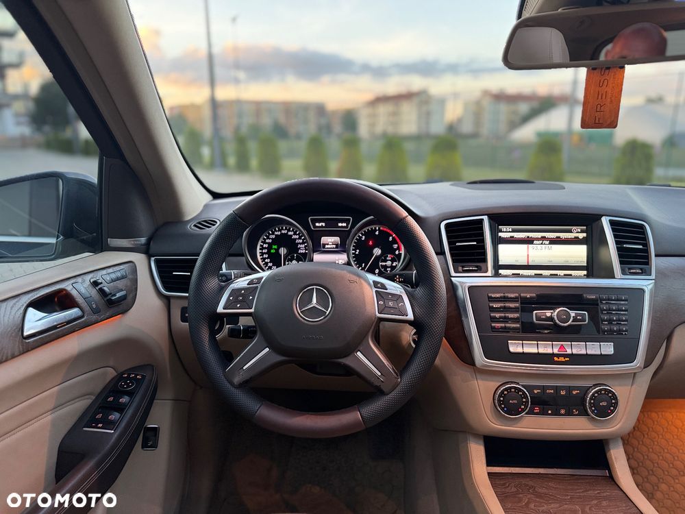 Mercedes-Benz ML 350 BlueTEC 4-Matic - 20