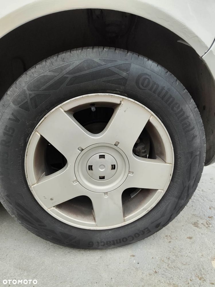Volkswagen Golf 1.6 - 14