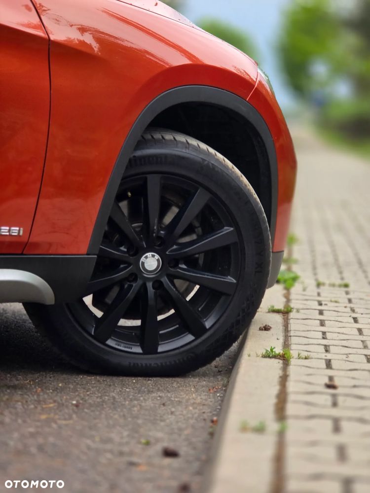 BMW X1 xDrive28i Sport Line - 38