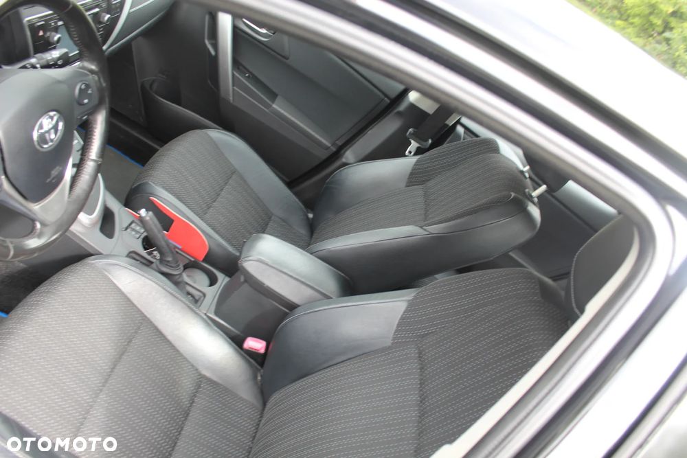 Toyota Auris 1.8 HSD Luna - 9
