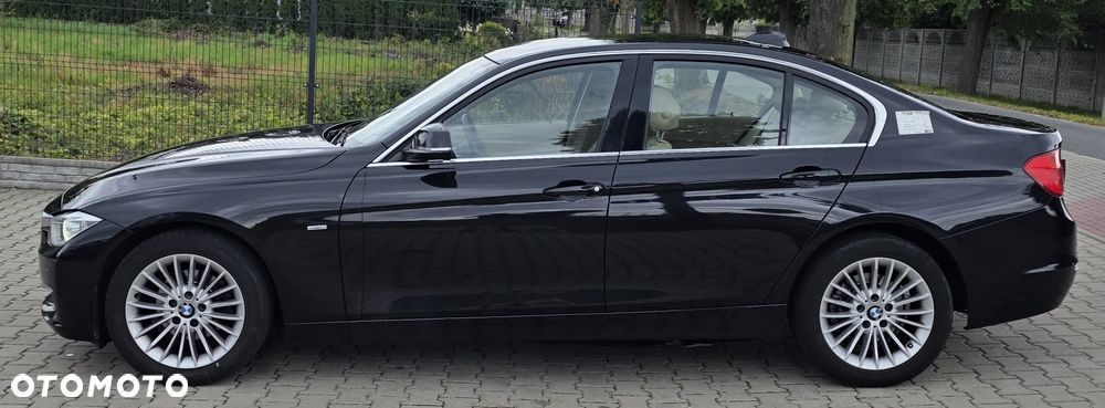 BMW Seria 3 320i Luxury Line - 8