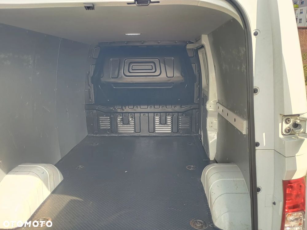 Maxus E-DELIVER 3 - 10