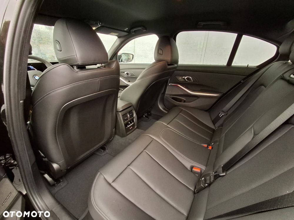 BMW Seria 3 320d xDrive mHEV M Sport - 27