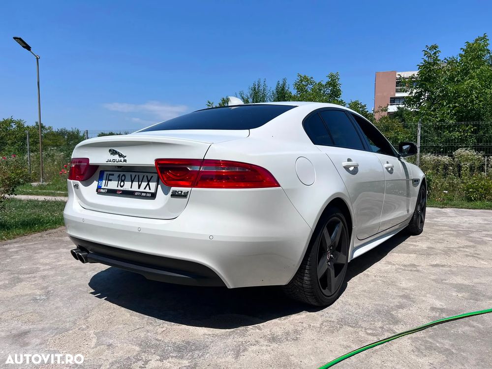 Jaguar XE 2.0 AWD R-Sport - 16