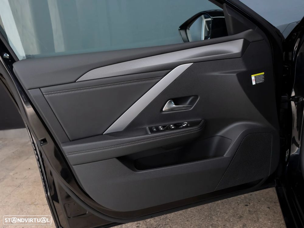 Opel Astra Sports Tourer 1.2 T GS - 16